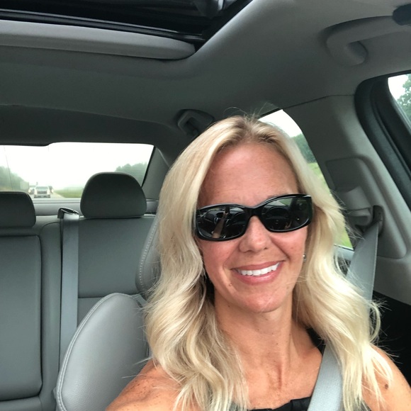 Meet your Posher, Heather - Picture 1 of 1